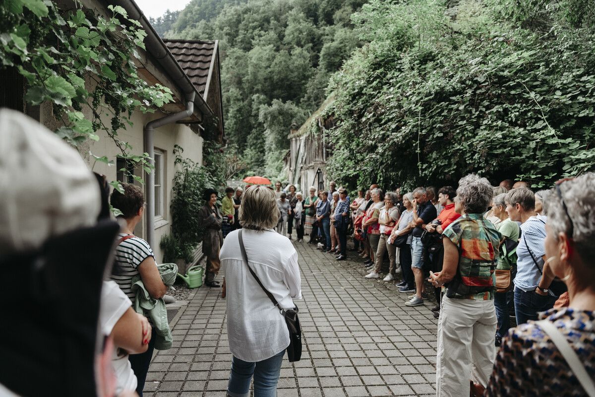 Lebendige Szenen und historische Einblicke machen den Hohenemser Theaterspaziergang zu einem besonderen Erlebnis.⇒ Stadt Hohenems