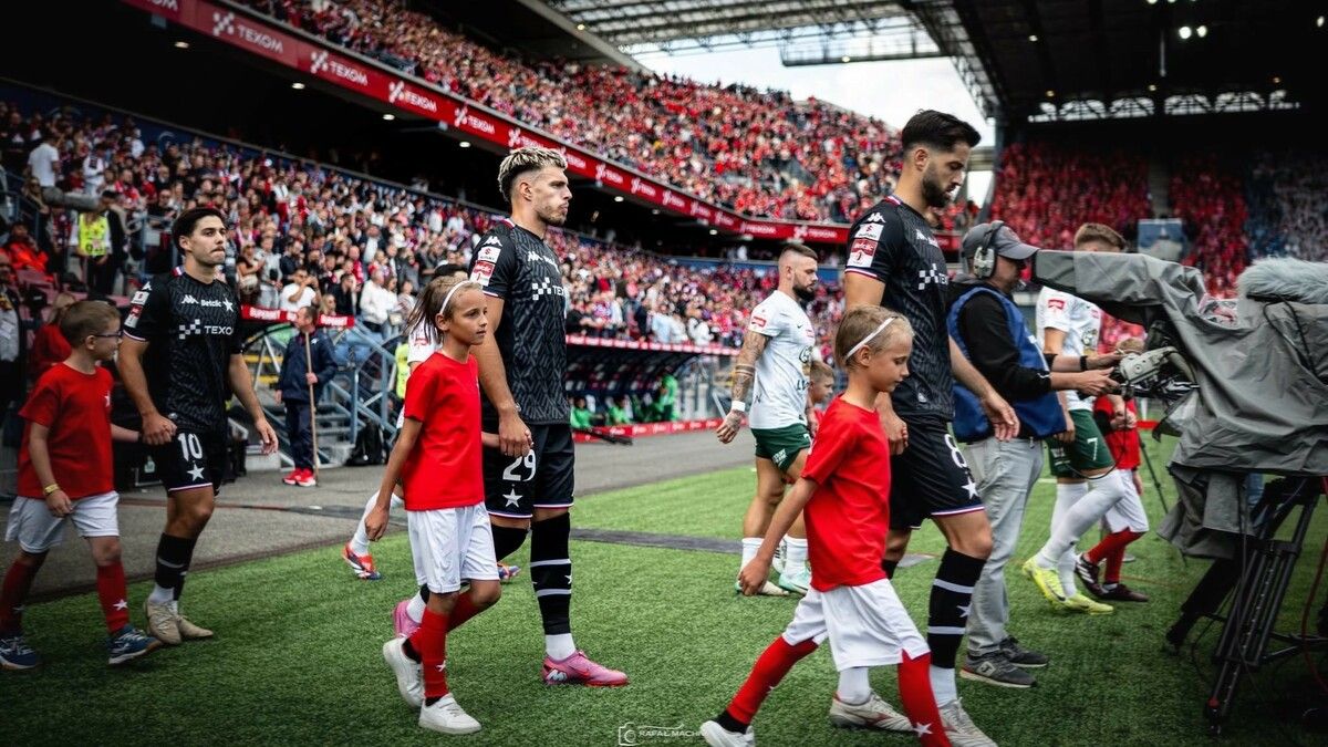 Letztes Wochenende lief Darijo Grujcic erstmals vom Start weg für Wisla Krakau auf - vor 33.000 Zuschauern im ausverkauften Henryk-Reyman-Stadion.⇒privat