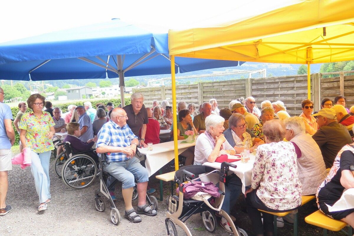 Sommer, Musik und gute Gespräche: Das Grillfest mit „Gsiberg Drei“ wurde zum stimmungsvollen Höhepunkt. ⇒Vorarlberg 50plus Wolfurt