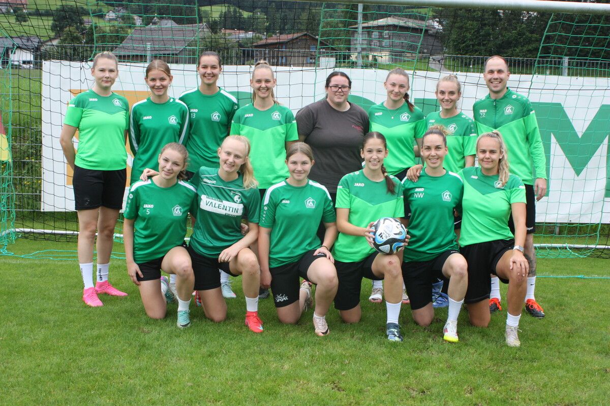 Stehen vor einer einzigartigen Herausforderung: Die Frauen des FC Alberschwende empfangen das Team von Red Bull.⇒Knobel