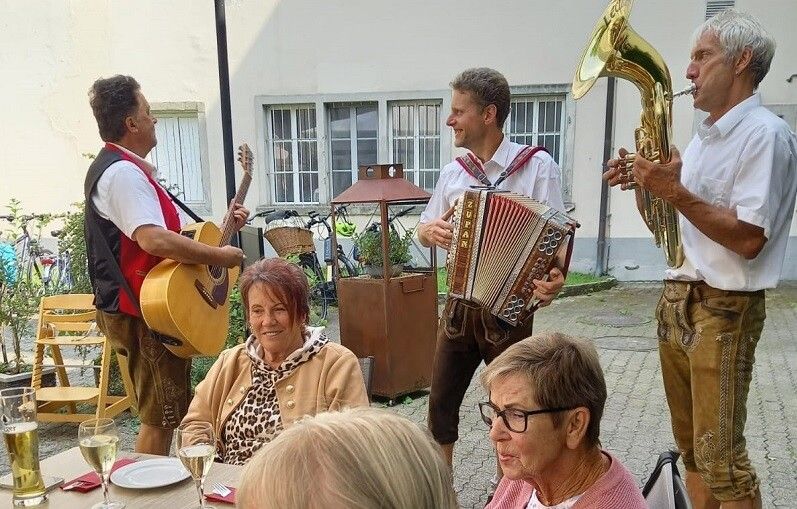 Strahlende Gesichter beim Schnuppertauchen des Bodenseetauchclubs – viele wagten ihren ersten Tauchgang. ⇒Bodenseetauchclub-Austria