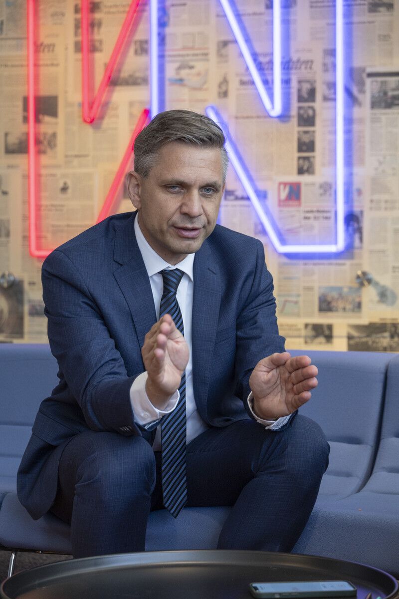 Wirtschaftsminister Hattmannsdorfer informiert über PV-Fördercall.⇒VN/RP