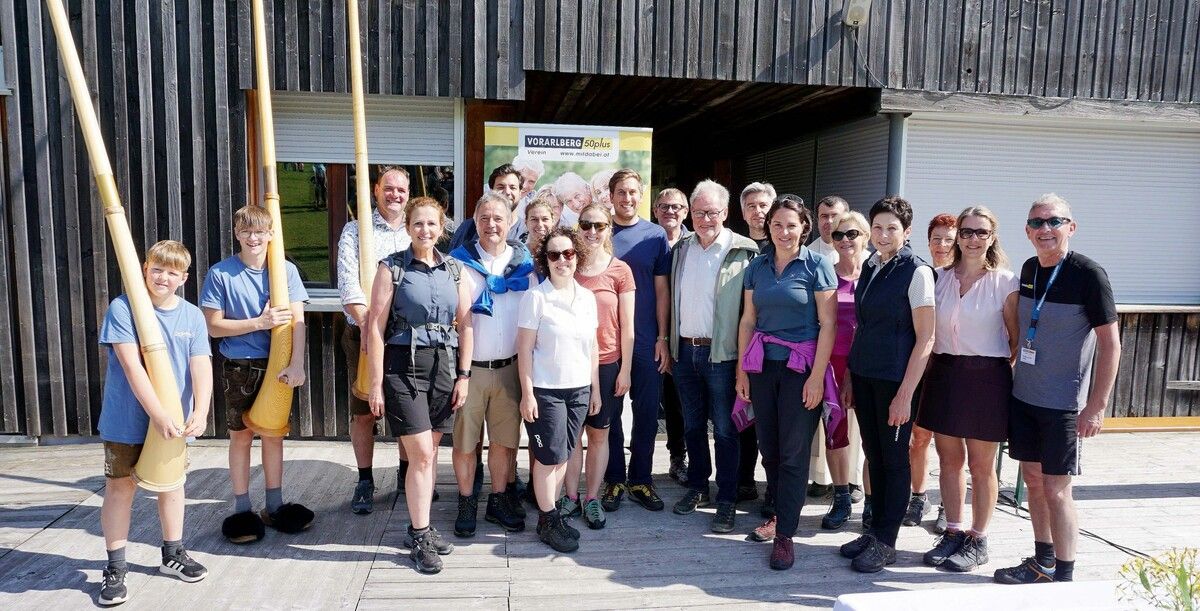 Zahlreiche Ehrengäste und Wanderfreunde feierten das 30. Jubiläum bei strahlendem Wetter. ⇒Vorarlberg 50Plus