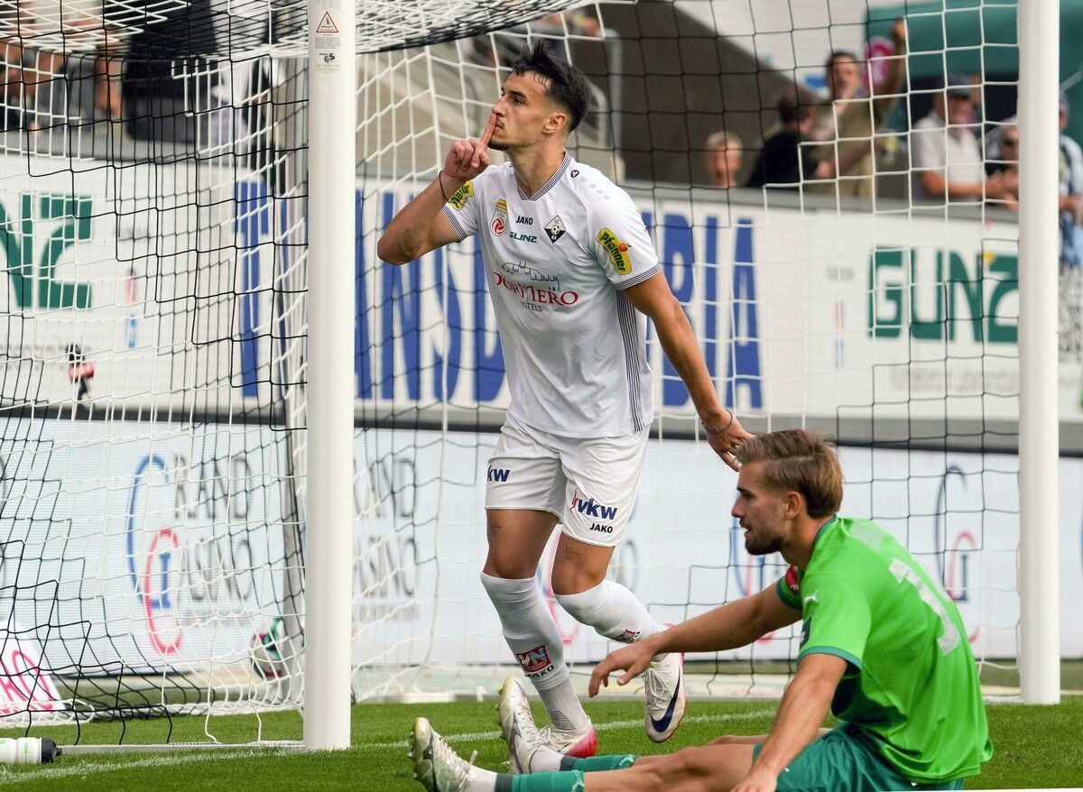 ABD0090_20250921 - ALTACH - ÖSTERREICH: Jubel bei Altach über das 1:1 durch Srdjan Hrstic (l.,Altach) in der 7. Runde der Fußball-Bundesliga SCR Altach - WSG Tirol am Sonntag, 21. September 2025, in Altach. - FOTO: APA/DIETMAR STIPLOVSEK