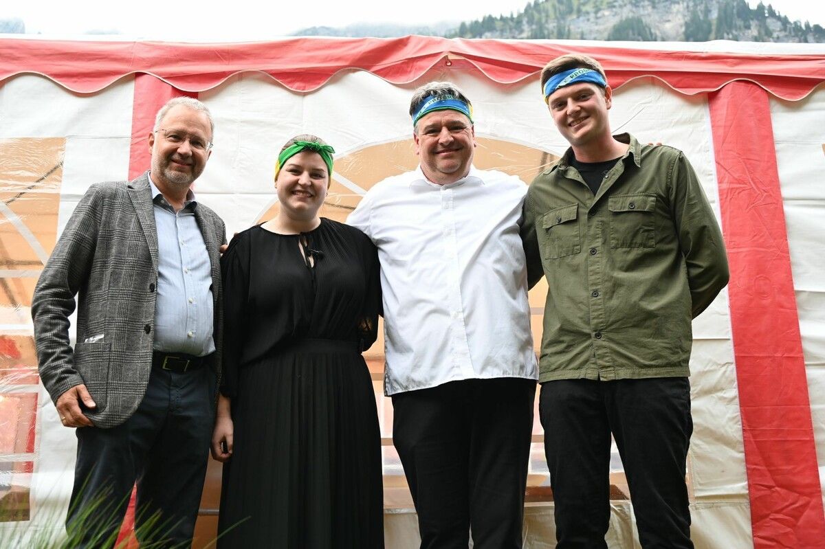 Bernd Hartmann, Valentina, Valentin und Fernando freuten sich über die erfolgreiche Veranstaltung zugunsten der Krebshilfe Vorarlberg.⇒Doris Burtscher