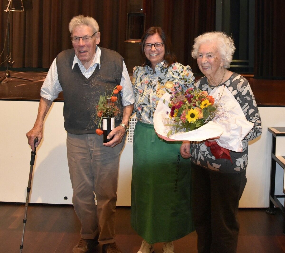 Besondere Gäste des Abends: Rudolf Adassnigg (99 Jahre) und Marianne Stadelmann (90) mit Bürgermeisterin Katharina Wöß-Krall.⇒Marktgemeinde Rankweil