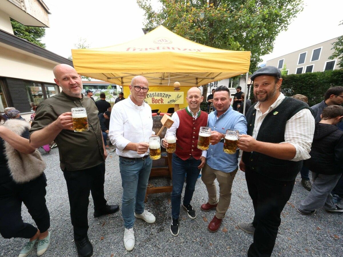 Carsten Nolte, Bgm. Walter Gohm, Brauerei-GF Kurt Michelini, Nani Mock und Matthias Lins.⇒Arno Meusburger (5)