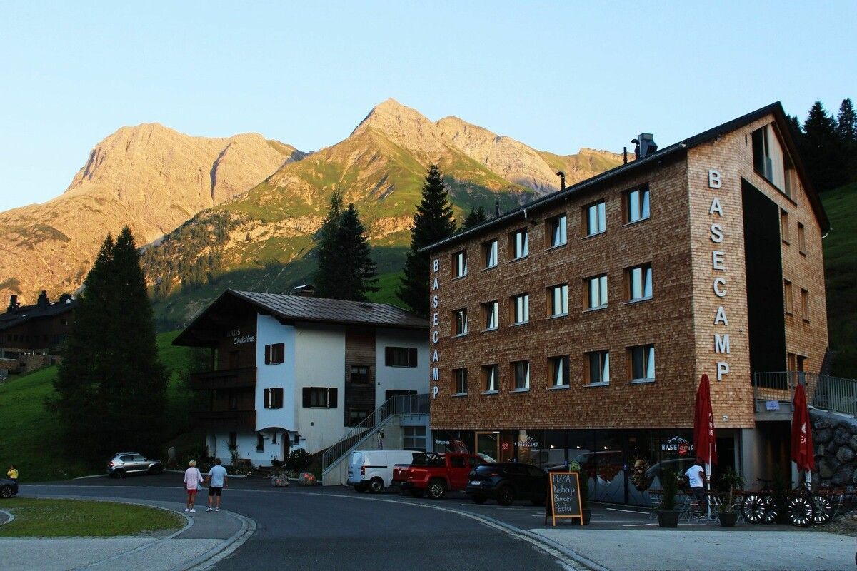 Das Basecamp sticht nicht nur architektonisch ins Auge, multifunktional genutzt ist es auch eine neue Qualität im Tourismus.⇒stp