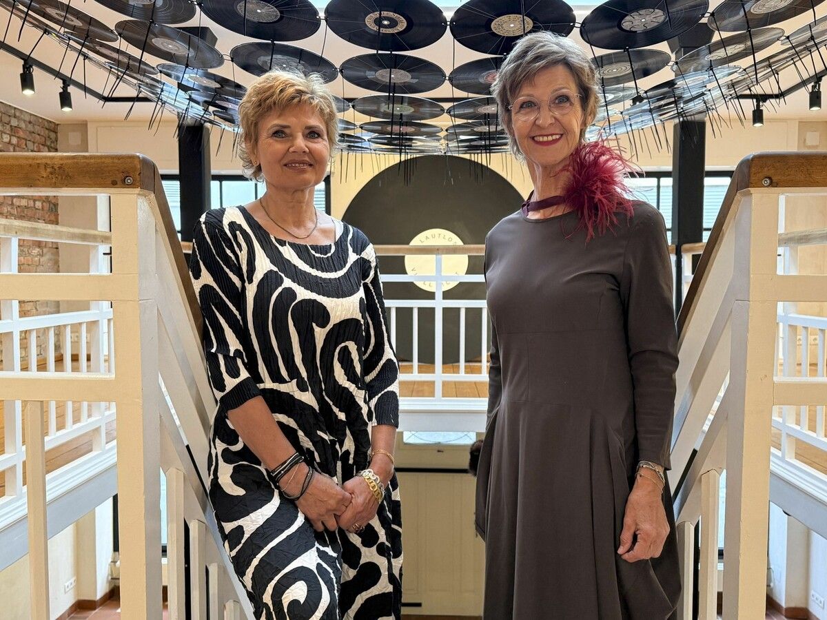 Das Künstlerinnen-Duo Yvette Heller und Gabriele Ulmer lud zur Ausstellung „lautlos vielleicht“. ⇒Franc