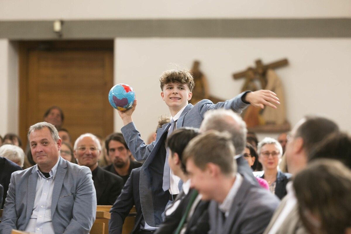 „Der Ball liegt jetzt bei den Jugendlichen“, sagt der Hohenemser Pfarrer Thomas Heilbrunn.⇒Kath. Kirche