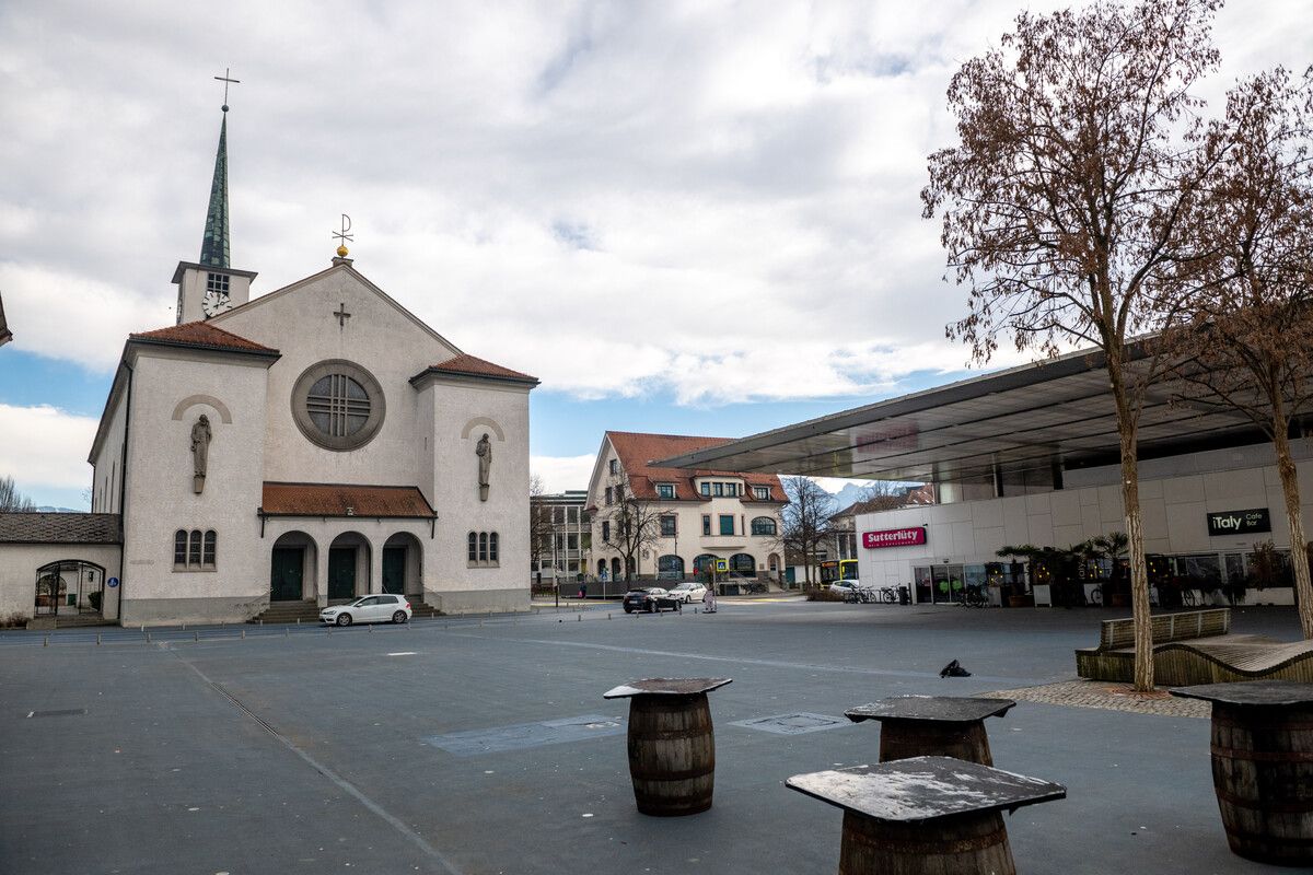 Der blaue Platz in Lustenau ist derzeit alles andere als ein Blickfang mit Attraktionen. Das soll sich ändern. ⇒VN/Rhomberg