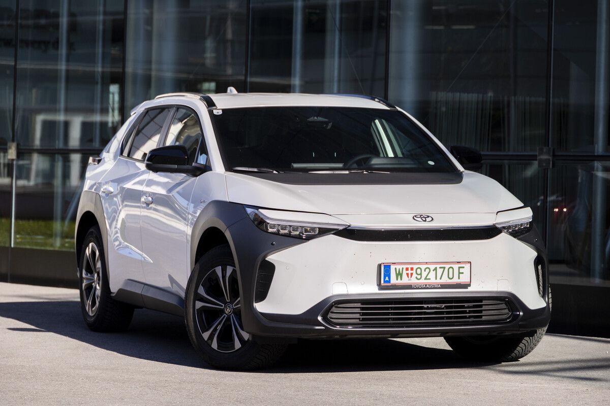 Der bZ4X ist das elektrische Erstlingswerk von Toyota. Mittlerweile steht ein Update in den Startlöchern.⇒VN/Paulitsch