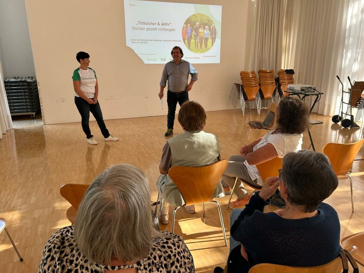 Der Kurs bietet wertvolle Tipps, um auch im Alter sicher und aktiv zu bleiben.⇒Heike Montiperle