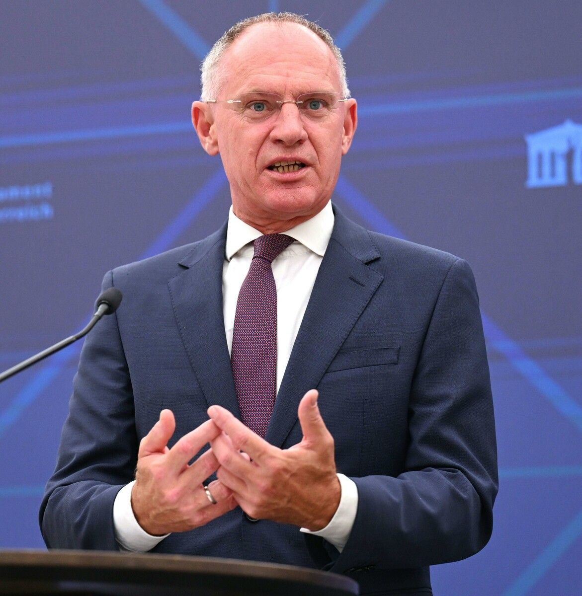 Der Minister steht nach einem Besuch der Taliban in der Kritik.⇒ APA