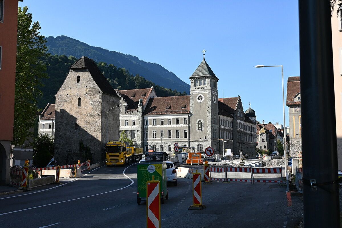 Der Neubau mit Widerlagern und Kabelzugschächten schreitet voran. ⇒stadt feldkirch