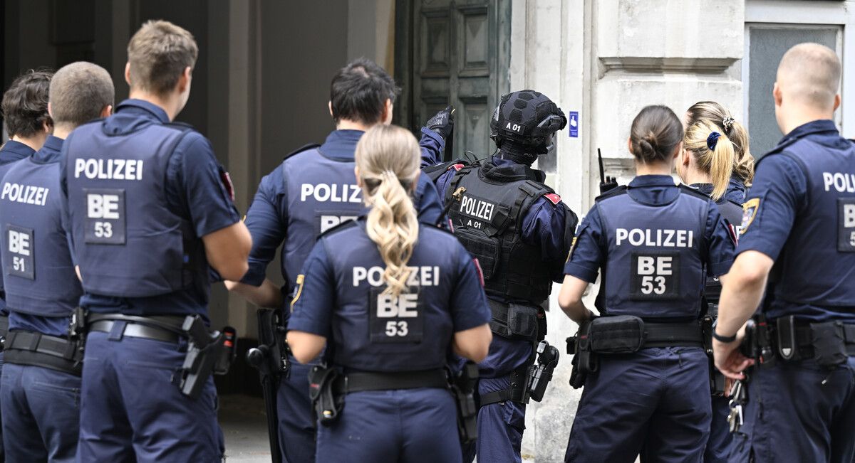Die Exekutive war mit einem Großaufgebot am Ort des Geschehens.⇒symbolbild apa