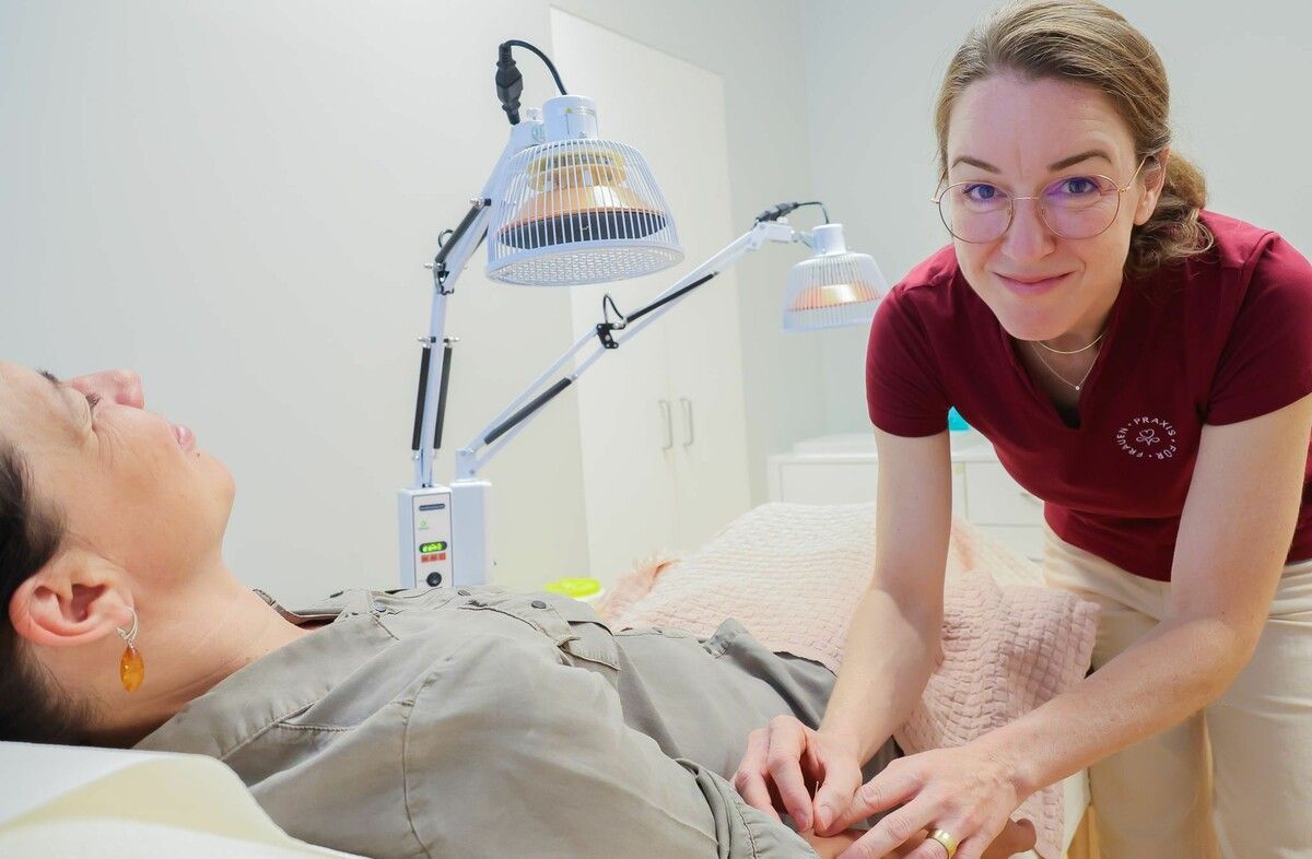 Die Gynäkologin setzt Akupunktur als begleitendes Angebot zur Schulmedizin ein. ⇒VN/Steurer (2)