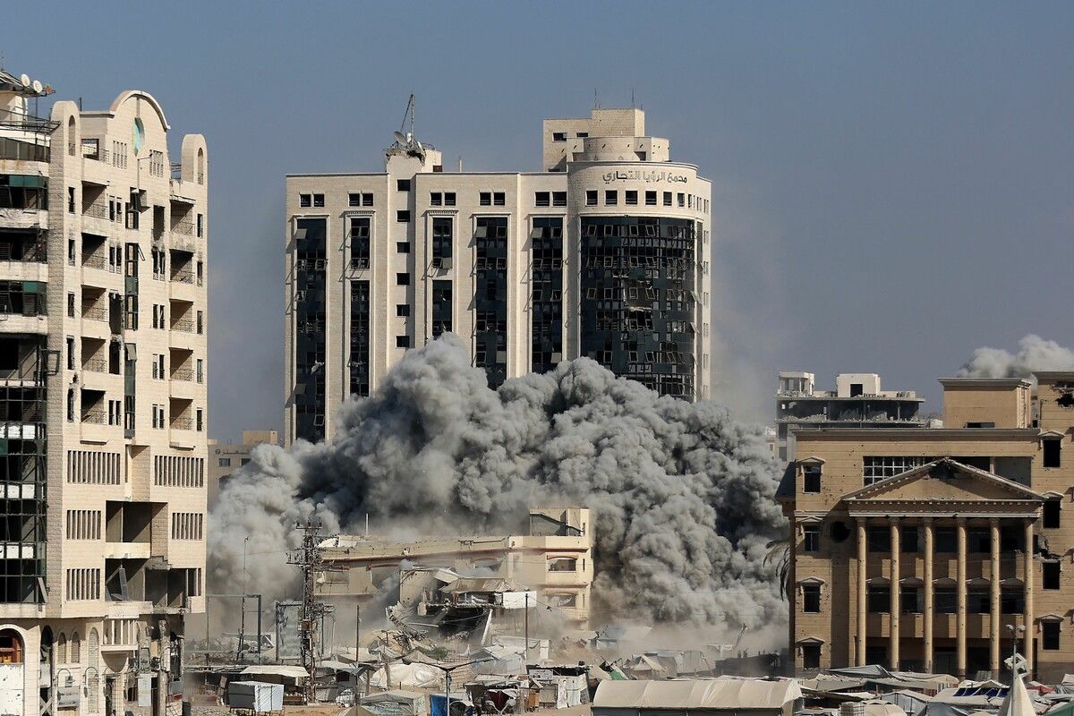 Die israelische Armee bombardierte gestern erneut ein Hochhaus in Gaza-Stadt.⇒AFP