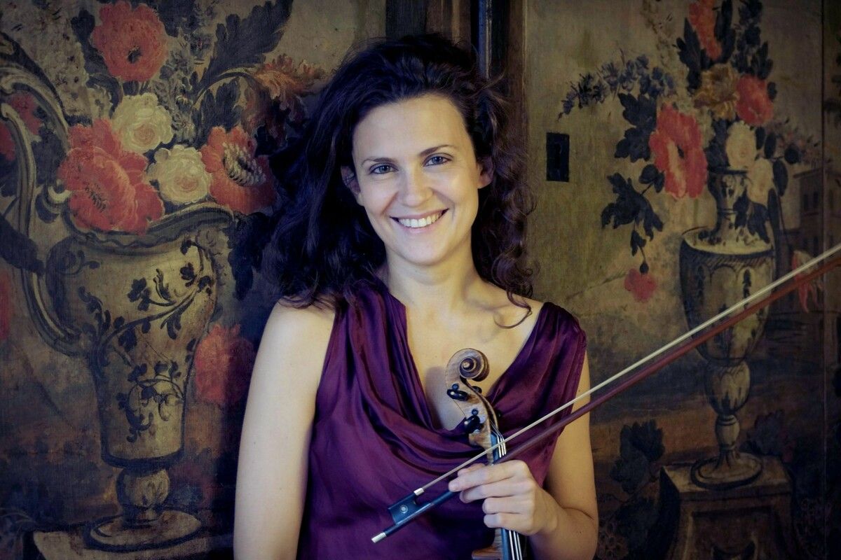 Die Violinistin Lorenza Borrani eröffnet im „Play and conduct“-Format die Saison des Symphonieorchesters Vorarlberg. ⇒Mungiguerra
