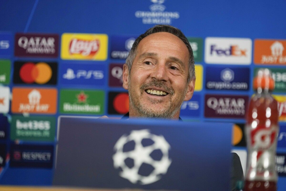 Die Vorfreude von Adi Hütter auf die anstehende Saison in der Champions League ist ihm ins Gesicht geschrieben.⇒ap