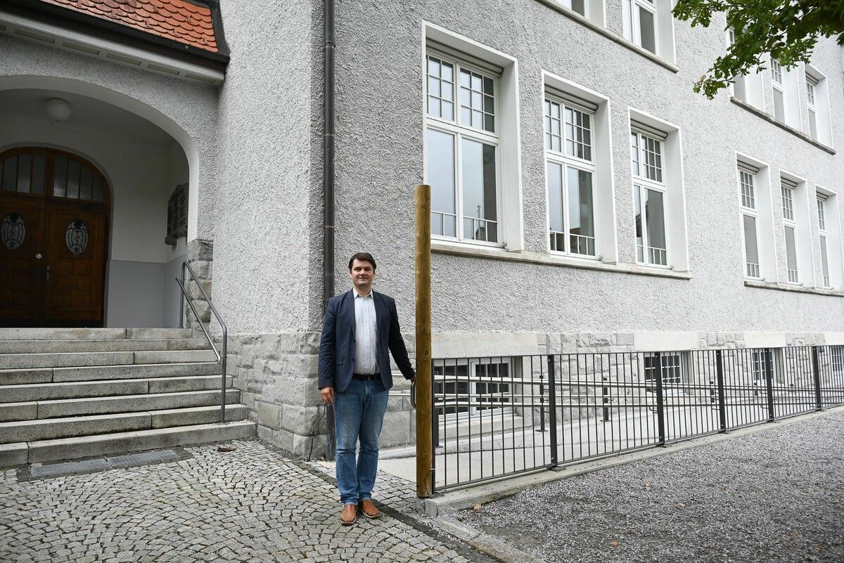 Dietmar Nigsch, Direktor der Rheintalischen Musikschule, sucht mit Zustimmung der Gemeinde beim Bund an, eine staatlich anerkannte Schule zu werden. ⇒Bernadette von Sontagh (4)