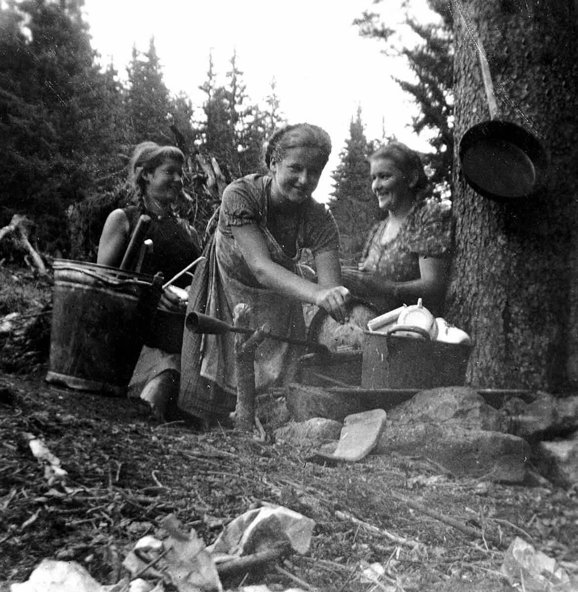 Drei Frauen auf der Alpe Oswald.
