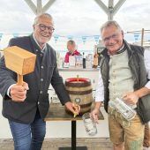 Dirndl, Lederhosen und „a Maß Bier“