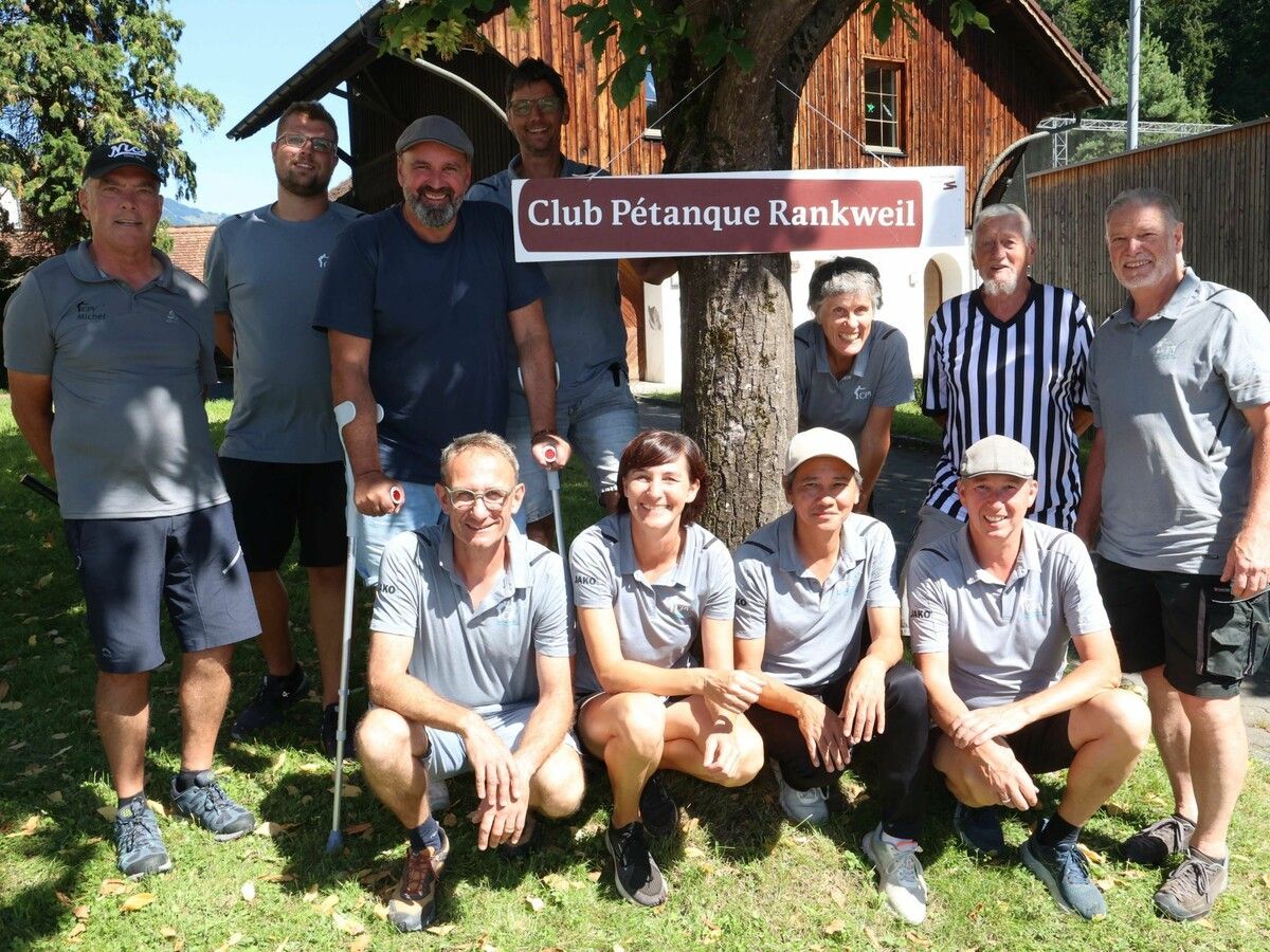 Ein Teil der Helfer des ausführenden Vereins „Club Pétanque Vinomna“.⇒AME(3)