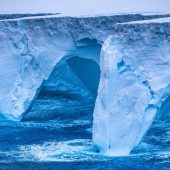 Größter Eisberg vor dem Zerfall
