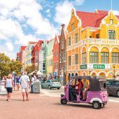 Per Tuk-Tuk durch Willemstad