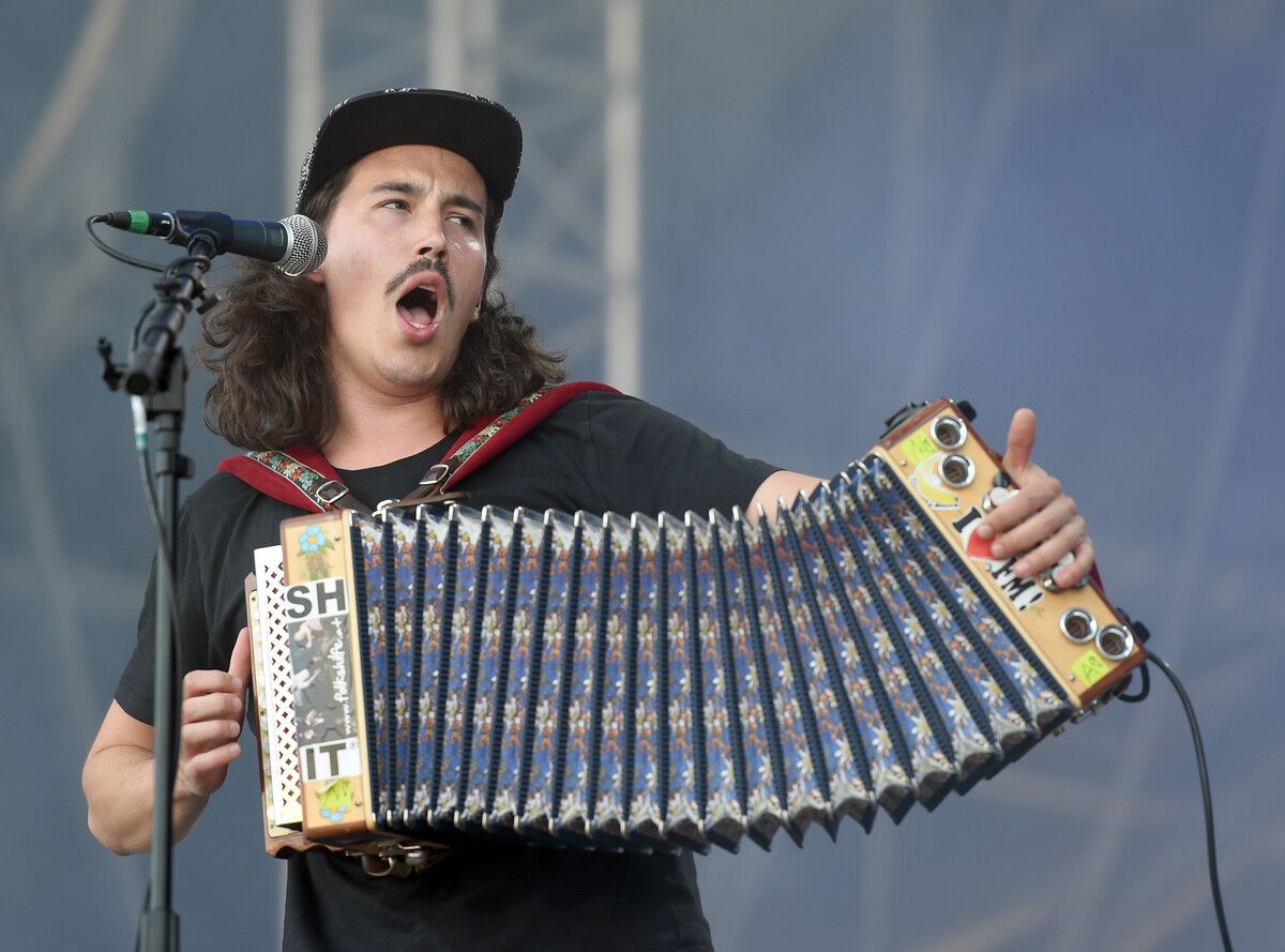 „Folkshilfe“ ist auf den großen Festivalbühnen zuhause. ⇒APA