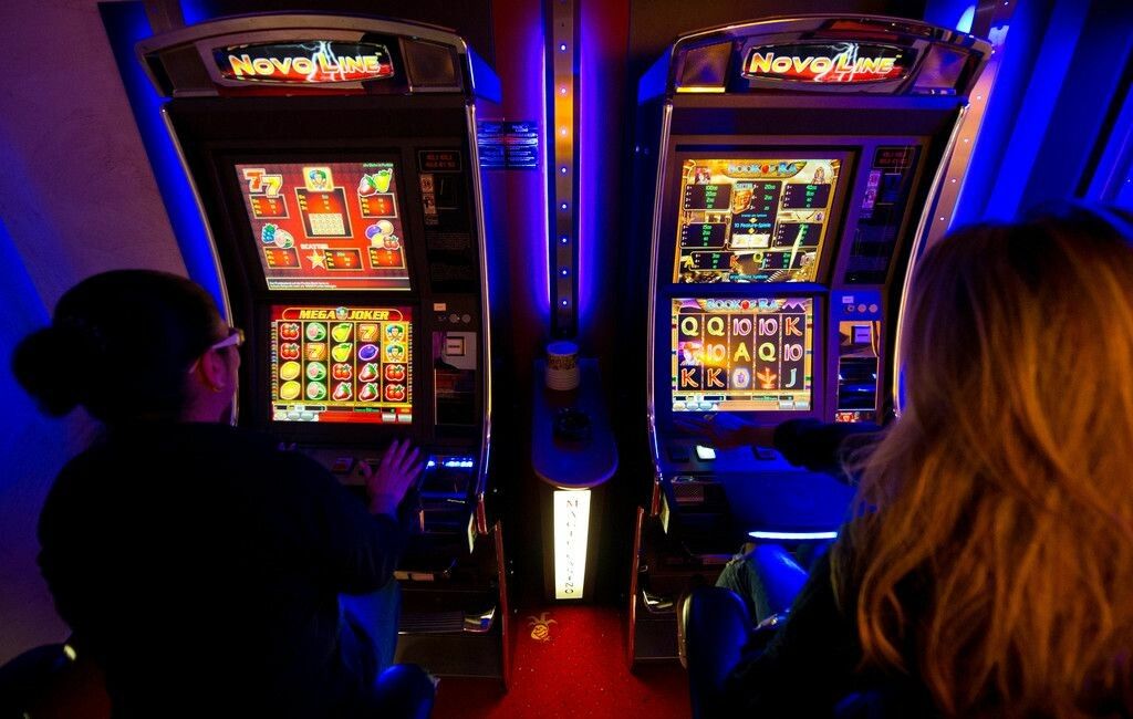 Geschäft auf dem Rücken von Süchtigen oder zusätzliche Steuereinnahmen? Die Meinungen zum kleinen Glücksspiel gehen auseinander. ⇒APA/Fohringer