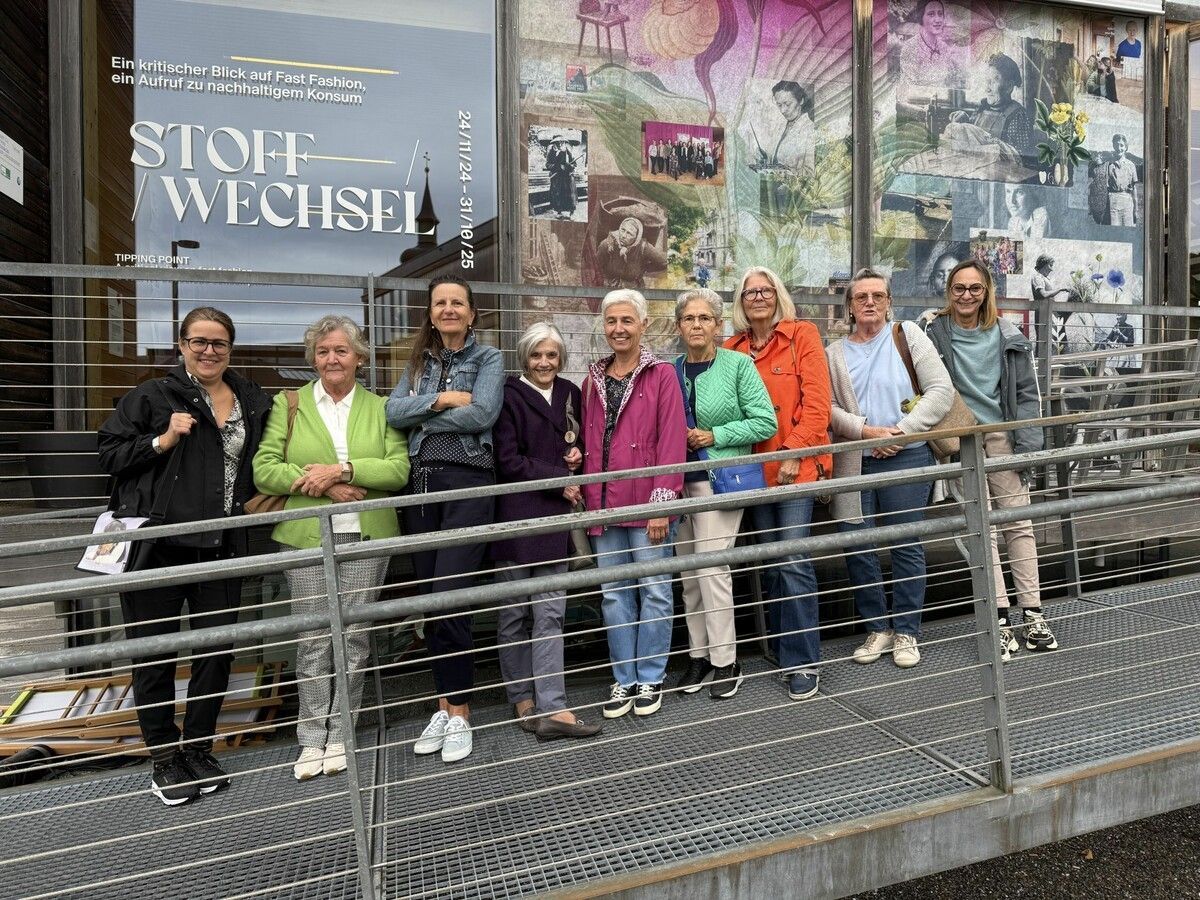 Helferinnen des Pfarrcafés beim Frauenmuseum Hittisau.⇒Sibylle Reichart
