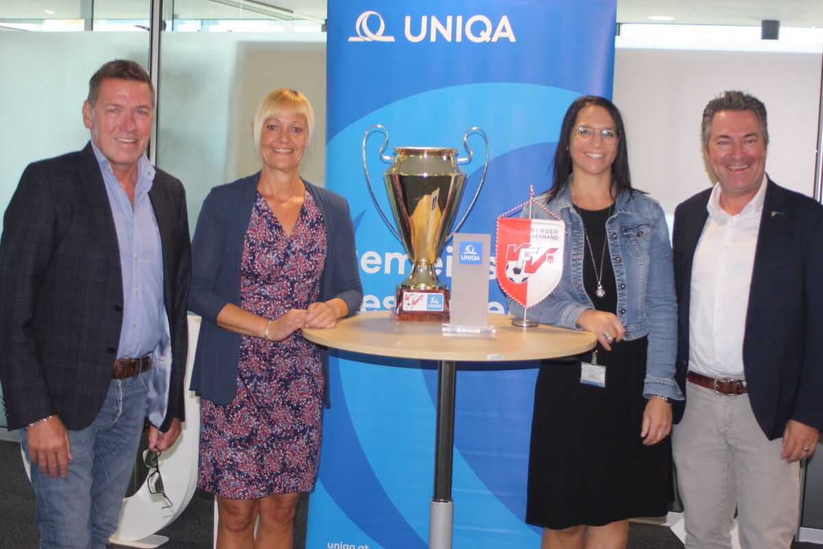 Horst Elsner (VFV), Carina Schweighofer, Elisabeth Hirschbühl und Markus Stadelmann (Uniqa) bei der Auslosung.⇒tk