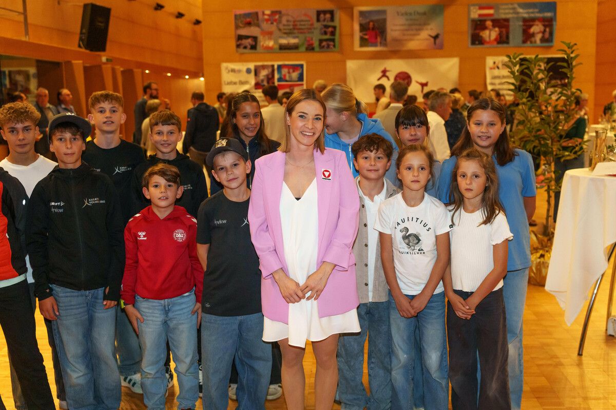 Im Beisein der Familie, von Freunden und Wegbegleitern verabschiedete sich Karate-Aushängeschild Bettina Plank in Mäder in ihren sportlichen Ruhestand und blickt Mutterfreuden entgegen. ⇒VN/STiplovsek