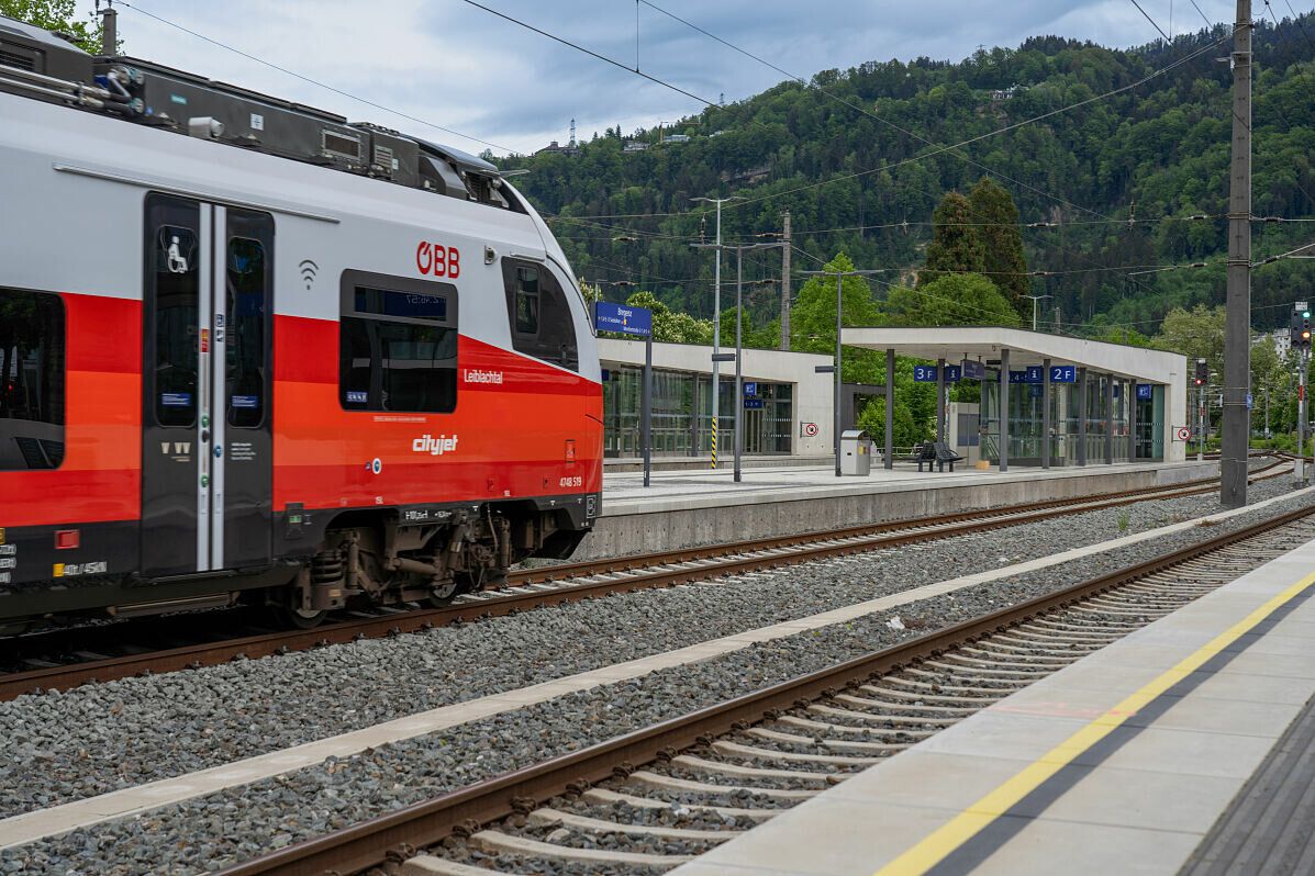Im grenzüberschreitenden Nah- und Regionalverkehr kommt es zeitweise zu Zugausfällen. ⇒ÖBB