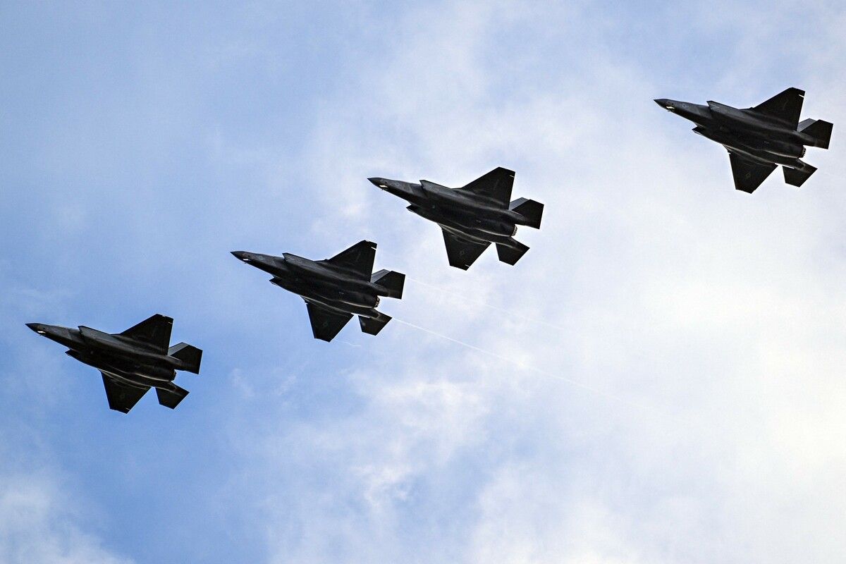 Kampfjets stiegen wegen der angenommenen Drohnengefahr in die Luft. ⇒AFP