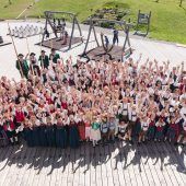 Kindertrachtenfest auf 2010 Metern Höhe