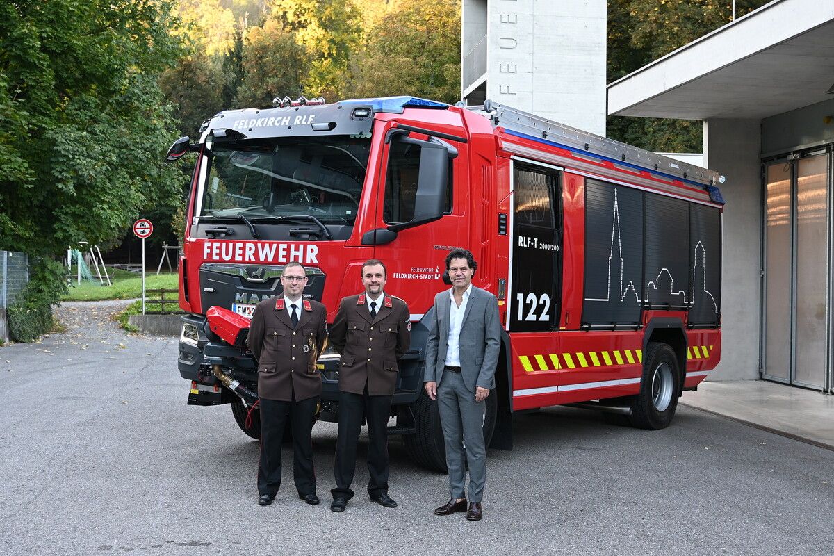 Kürzlich wurde ein neues Stützpunktfahrzeug an die Feuerwehr Feldkirch-Stadt übergeben.  ⇒stadt feldkirch