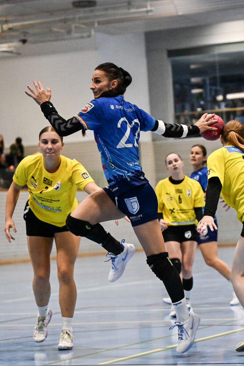 Maria Adina Ghidoarca und ihr Team fertigten den Liganeuling mit 37:25-Toren ab.