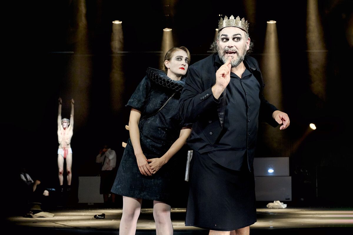 Maria Lisa Huber als „Lady Macbeth“ und Raphael Rubino als Macbeth. ⇒anja köhler (2)
