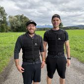 Mit reiner Willenskraft und speziellem „Gepäck“