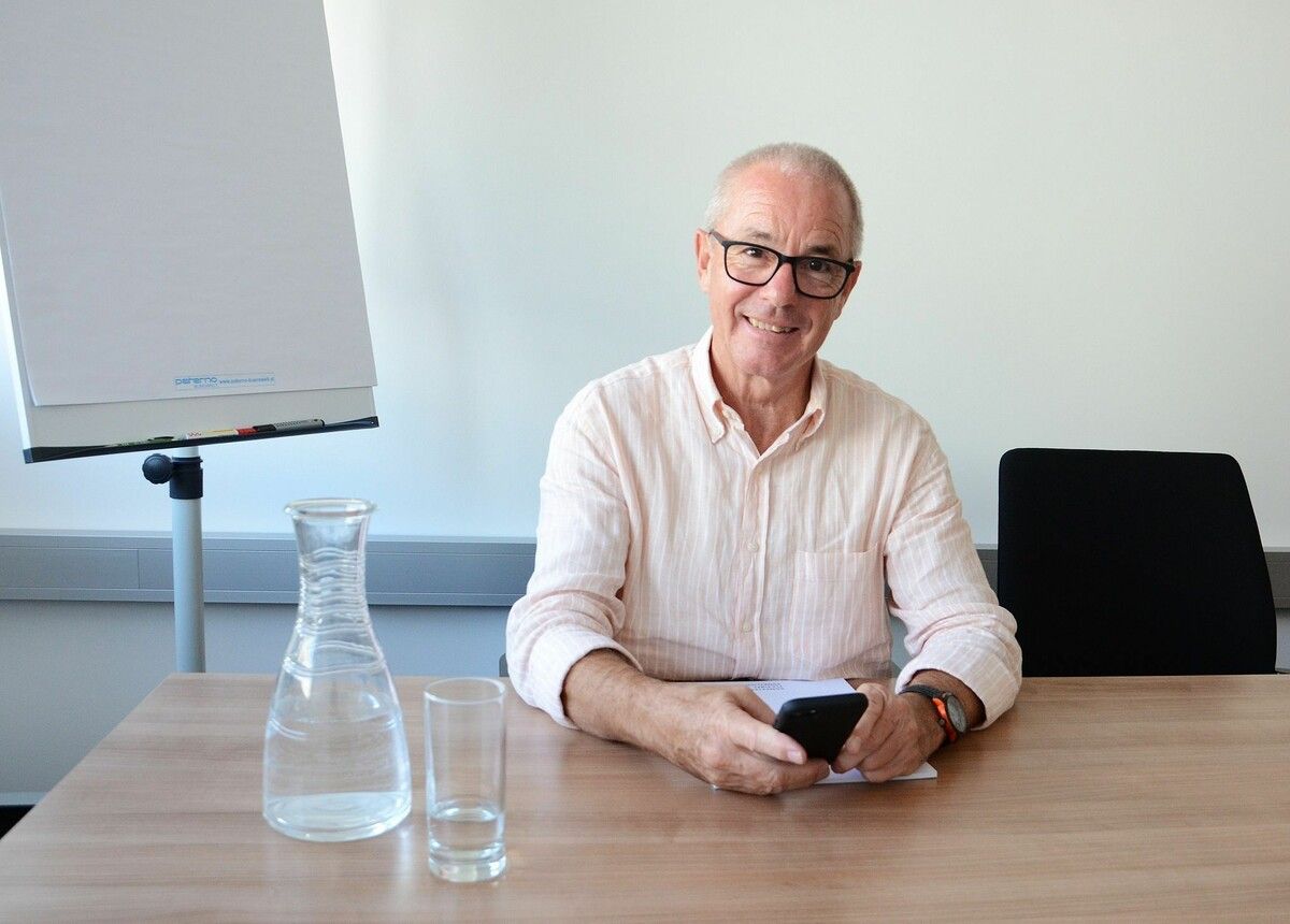 Michael Forster hat sich zwei Welten geschaffen – die Welt eines Unternehmers und die eines Laienschauspielers. Aber da gibt es noch mehr in seinem Leben.