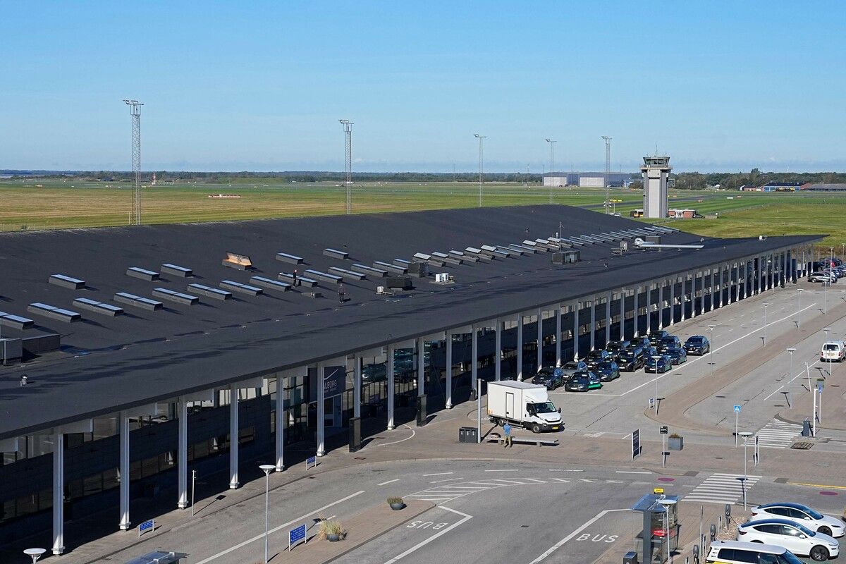 Nach Drohnensichtungen musste der Flughafen Aalborg in der Nacht vorübergehend gesperrt werden.⇒afp (2)
