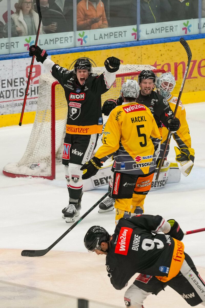 Nach vier punktlosen Spielen fiel Julian Metzler und den Pioneers sichtlich ein Stein vom Herzen. Gegen Wien holten die Feldkircher ihren ersten Sieg.⇒VN/STiplovsek