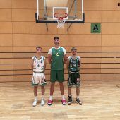 Auf Augenhöhe mit dem Basketballkorb