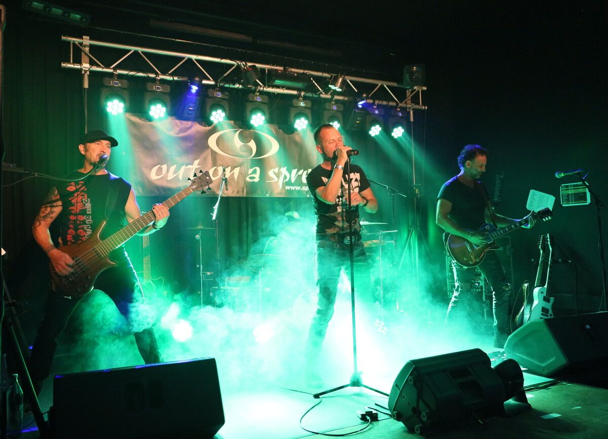 „Out on a Spree“ gehören zu den Bands beim Eisenreiter-Saisonabschluss. ⇒wEisenreiter
