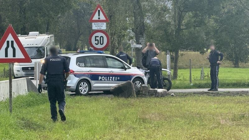 Polizeistreifen konnten den E-Motorradfahrer in Wolfurt anhalten.⇒vol.at/vlach