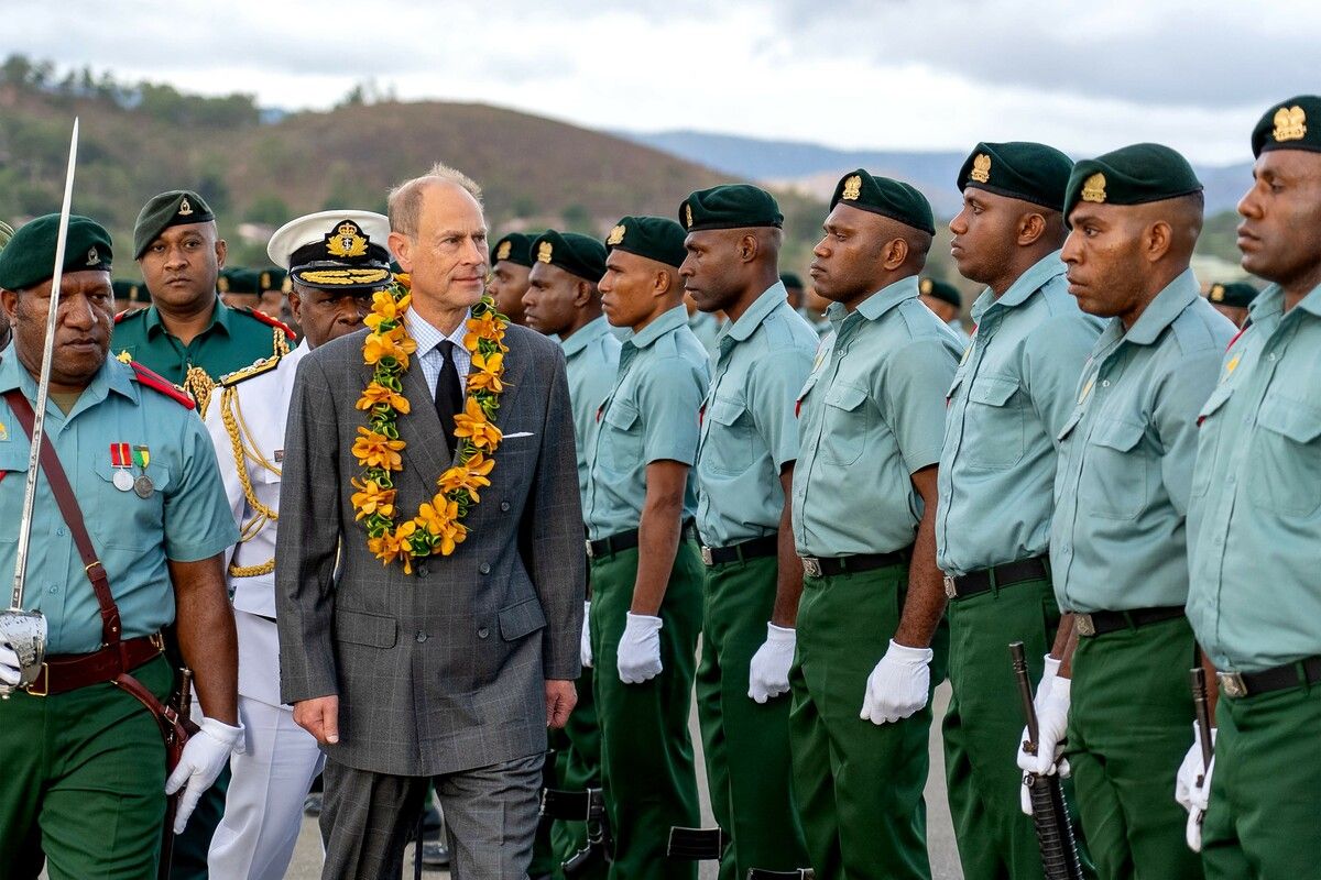Prinz Edward besuchte die Ehrengarde in Port Moresby, Papua-Neuguinea. Er vertrat König Charles III. bei den Feierlichkeiten zum 50. Jahrestag der Unabhängigkeit des Landes. AFP (5)