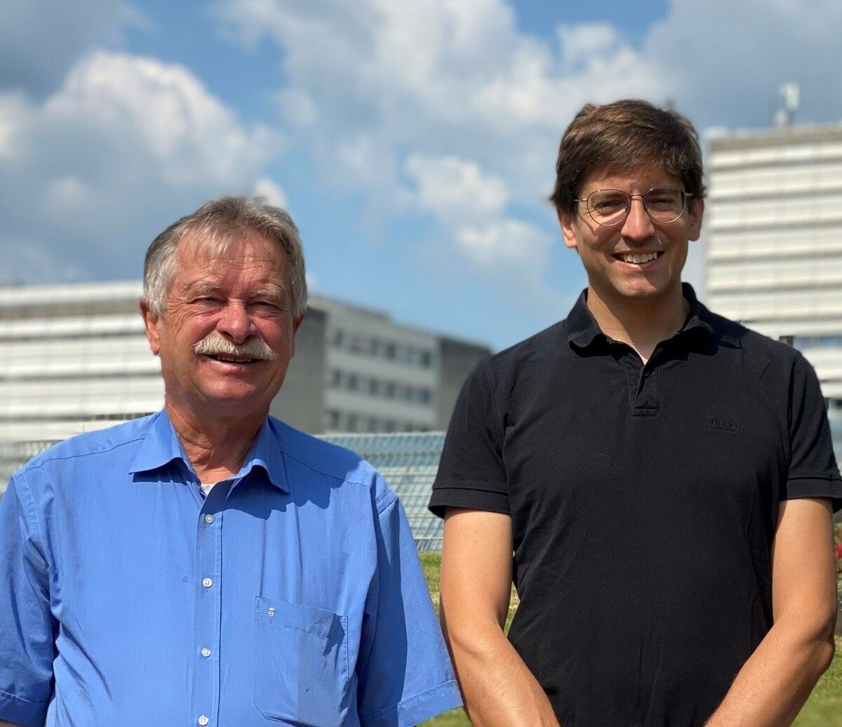 Professor Heinz Drexel (l.) und Oberarzt Arthur Mader reisten zum Herzkongress nach Madrid, um neuese Forschungen aus Vorarlberg zu präsentieren.⇒vivit
